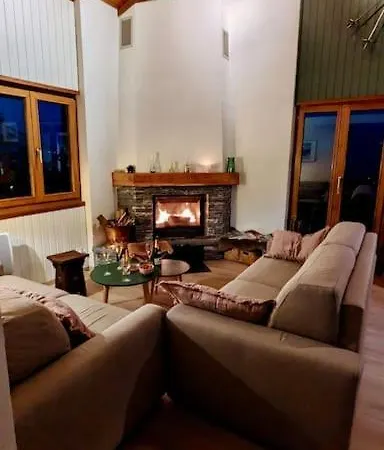 Ensoleille Haute Domaine Des 4 Vallees בקתה ננדה